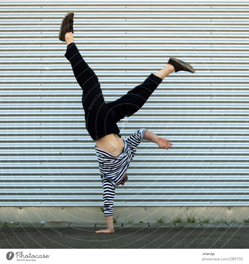 Akro Lifestyle Stil Sport Fitness Sport-Training Sportler Erfolg Handstand Akrobatik akrobatisch Yoga Turnen Mensch maskulin 1 30-45 Jahre Erwachsene Fassade