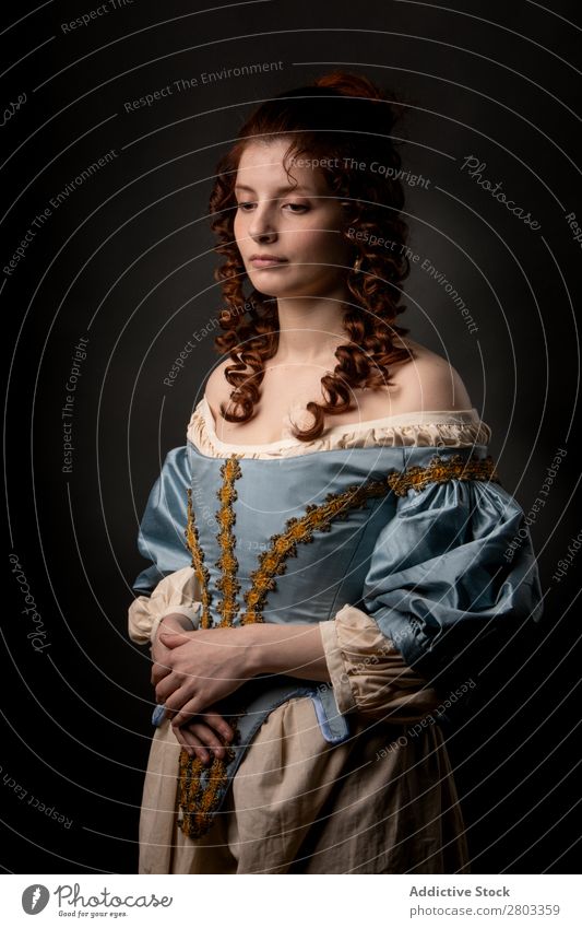 Schöne Frau in mittelalterlicher Kleidung Barock Karneval Renaissance Prinzessin Königlich Maskerade Phantasie Bekleidung Aristokratie Mode elegant Ball