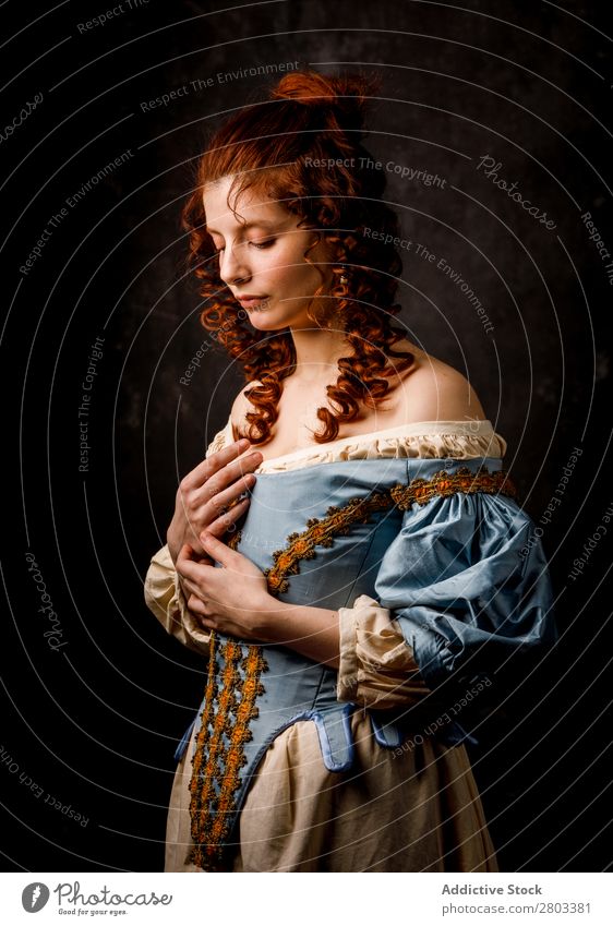 Schöne Frau in mittelalterlicher Kleidung Barock Karneval Renaissance Prinzessin Königlich Maskerade Phantasie Bekleidung Aristokratie Mode elegant Ball