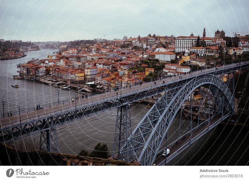 Moderne Brücke in der Altstadt Großstadt Fluss Aussicht Porto Portugal alt Himmel Wasser Skyline Architektur Wahrzeichen Stadt Ferien & Urlaub & Reisen Ausflug