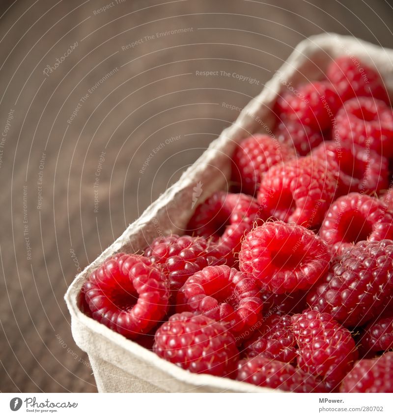 rot klein rund gesund Himbeeren Fruchtzucker frisch saftig Vitamin Ernährung Hintergrundbild Muster süß vitaminreich aromatisch Erfrischung Sommer raspberry