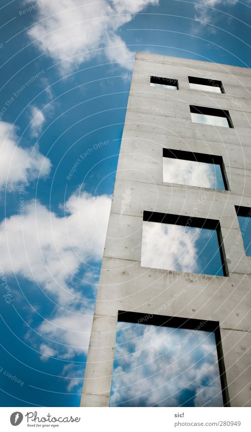 Himmelsleiter Baustelle Architektur Luft Wolken Stadt Skyline Haus Hochhaus Mauer Wand Fassade Fenster Beton Glas bauen ästhetisch außergewöhnlich frei