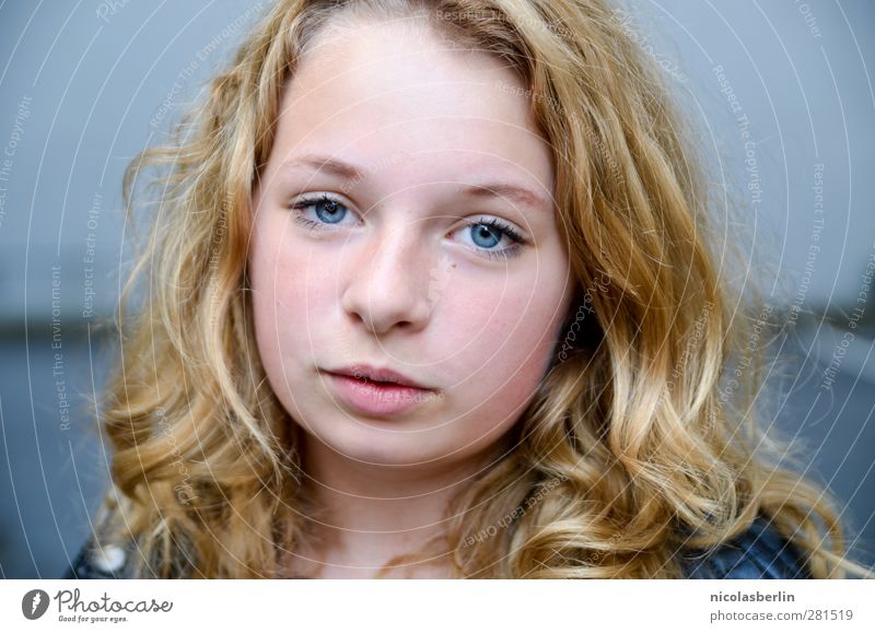 MP37 - Weil das Licht so leicht zerbricht schön Gesicht feminin Kind Mädchen Kindheit Haare & Frisuren Auge Mund 1 Mensch 13-18 Jahre Jugendliche entdecken