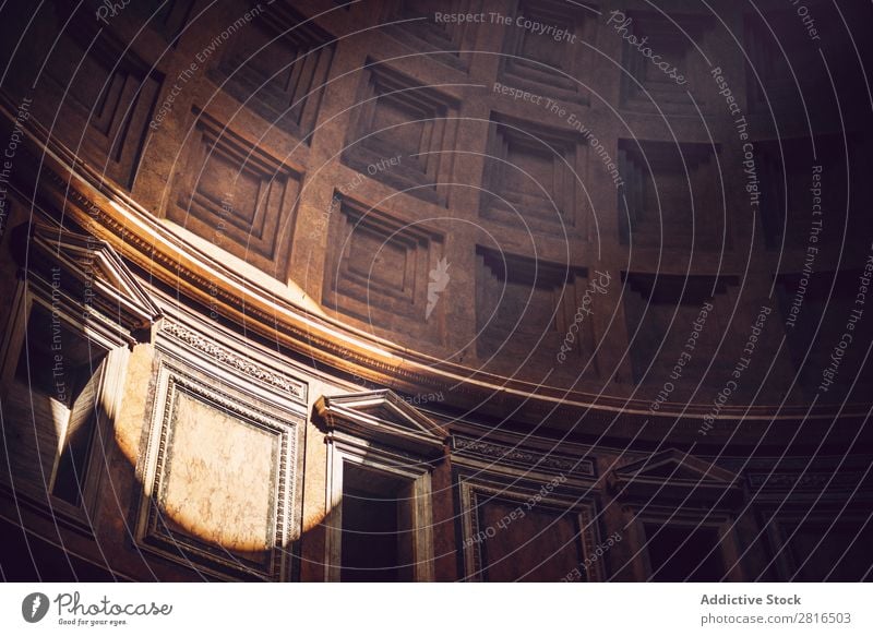Inneres von Rom Agrippa Pantheon, Italien Licht Dom gewölbt Wahrzeichen Dach Innenarchitektur Detailaufnahme Italienisch Sonnenstrahlen historisch Stein