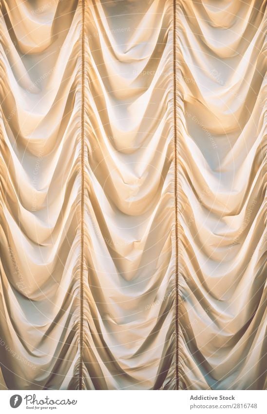 Schöner beigefarbener Vorhang Gardine weiß Hintergrundbild drapiert Stoff Seide Fenster winken Dekoration & Verzierung Oberfläche seidig Klassik gelb