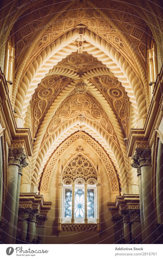 ERICE, ITALIEN - 12. SEPTEMBER 2016: Innenansicht der Erice-Kathedrale, Sizilien, Italien. Eine der Hauptattraktionen von Erice. antik Architektur Gebäude