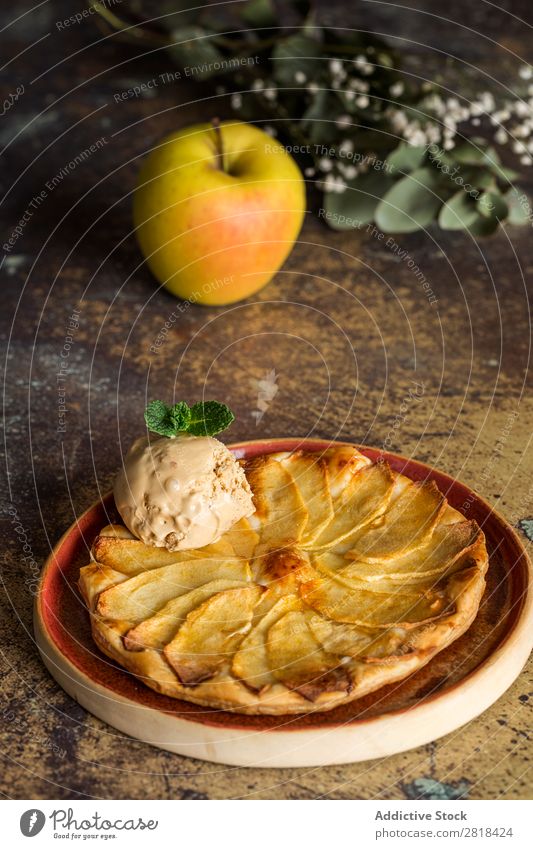 Köstlicher hausgemachter Apfelkuchen Pasteten Lebensmittel Dessert gebastelt Ei Hintergrundbild Geburtstag lecker Geschmackssinn Zimt Zucker Kochtisch Teller