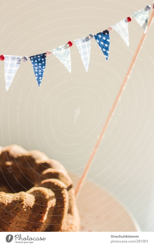 Googlehupf Teigwaren Backwaren Kuchen Süßwaren Gugelhupf Ernährung Kaffeetrinken Lifestyle Häusliches Leben Feste & Feiern Geburtstag Dekoration & Verzierung
