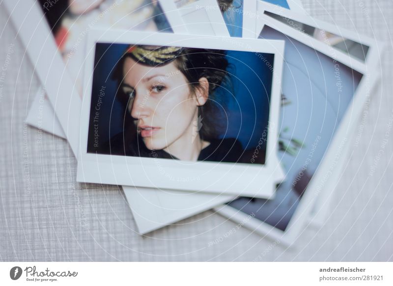 polaroid. selbstporträt. feminin Junge Frau Jugendliche Kopf 1 Mensch 18-30 Jahre Erwachsene Maskenball schwarzhaarig brünett Zopf ästhetisch Selbstportrait