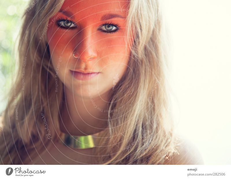o feminin Junge Frau Jugendliche Gesicht 1 Mensch 18-30 Jahre Erwachsene blond einzigartig orange Körpermalerei Schminke Theaterschminke Farbfoto Außenaufnahme