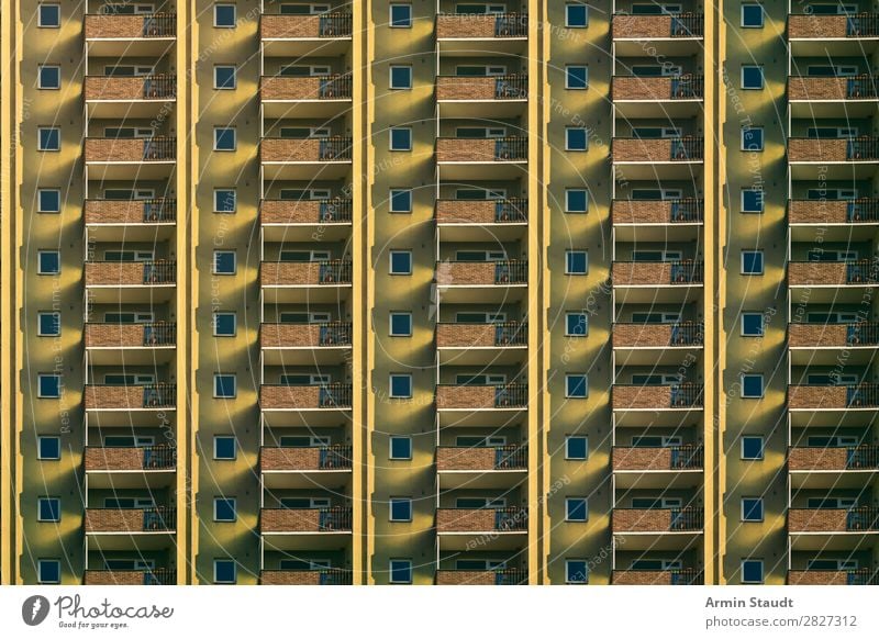 Normal Lifestyle Stil Design Häusliches Leben Wohnung Haus Stadt Stadtzentrum Fassade Balkon außergewöhnlich Unendlichkeit Stimmung Sehnsucht Einsamkeit