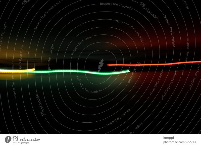 Lichtlinien Technik & Technologie gelb grün rot schwarz Lichterscheinung Linie mehrfarbig dunkel Geschwindigkeit Experiment lang schiefe Bahn horizontal Lampe