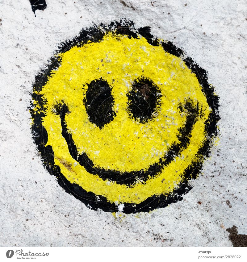 :) Mauer Wand Smiley emoji grinsen Zeichen trendy modern trashig Freude Fröhlichkeit Zufriedenheit Frühlingsgefühle Vorfreude Euphorie Kommunizieren Farbfoto