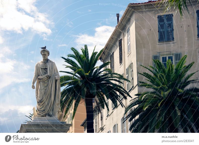 Auf Bonaparte geschissen Mensch maskulin 1 Kunst Skulptur Ajaccio Korsika Kleinstadt Wahrzeichen Denkmal Stein alt Verfall Vergangenheit Vergänglichkeit