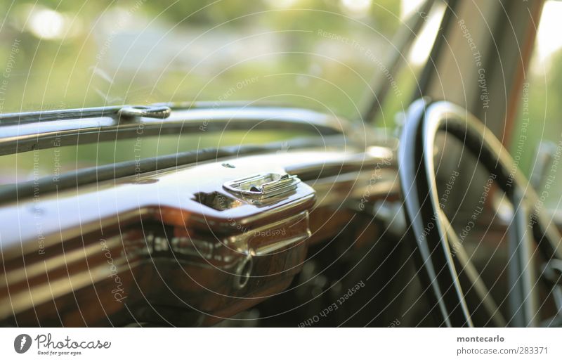 good times Verkehrsmittel Autofahren Fahrzeug PKW Oldtimer Limousine Lenkrad Aschenbecher Autofenster Chrom Holz alt authentisch elegant historisch Originalität