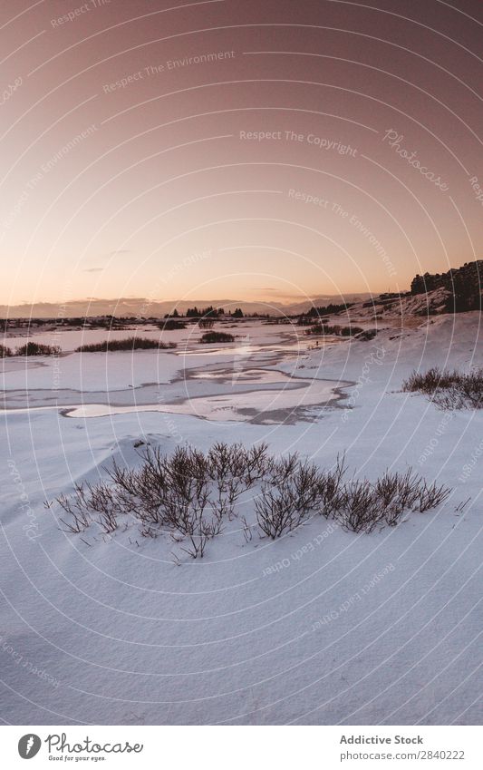 Schöne verschneite Landschaft See Schnee Sonnenaufgang Natur Winter kalt schön Eis Himmel Jahreszeiten Aussicht Wetter gefroren Horizont Morgen Gelassenheit