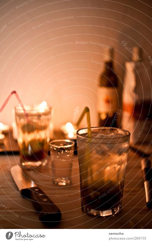 lass uns trinken Getränk Alkohol Spirituosen Wein Longdrink Cocktail Glas Bar Cocktailbar ausgehen Feste & Feiern Wärme Caipirinha Cocktailglas Alkoholisiert