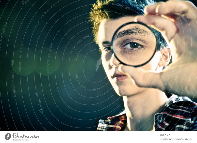 Voll der Durchblick! Bildung Schule lernen Berufsausbildung Azubi Optik Mensch Junge Junger Mann Jugendliche Leben Gesicht Auge 1 13-18 Jahre Kind Lupe