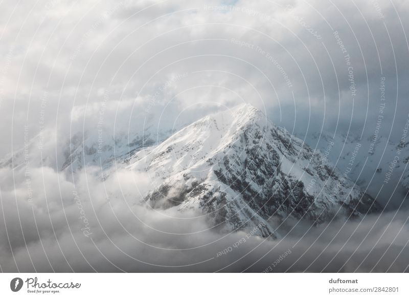 Das ist doch der Gipfel. Umwelt Natur Landschaft Urelemente Himmel Wolken Winter Klima Klimawandel Wetter Schönes Wetter Schnee Felsen Alpen Berge u. Gebirge