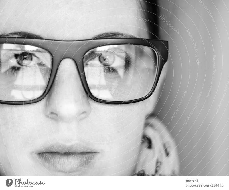 Durchblick Stil Mensch Junge Frau Jugendliche Erwachsene Gesicht 1 Gefühle Stimmung Brille Brillenträger Brillengestell Brillenschlange streng