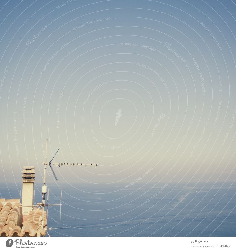 meeresrauschen Umwelt Urelemente Wasser Himmel Wolkenloser Himmel Horizont Schönes Wetter Wellen Meer blau Empfang senden Antenne Gerät Elektrisches Gerät
