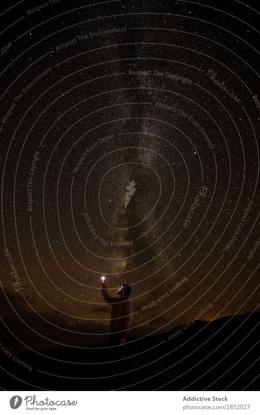 Milchstraße milchig Galaxie Weg Hintergrundbild Landschaft Nacht Mann Himmel Licht Weltall Stern Astronomie sternenklar Natur Ferien & Urlaub & Reisen