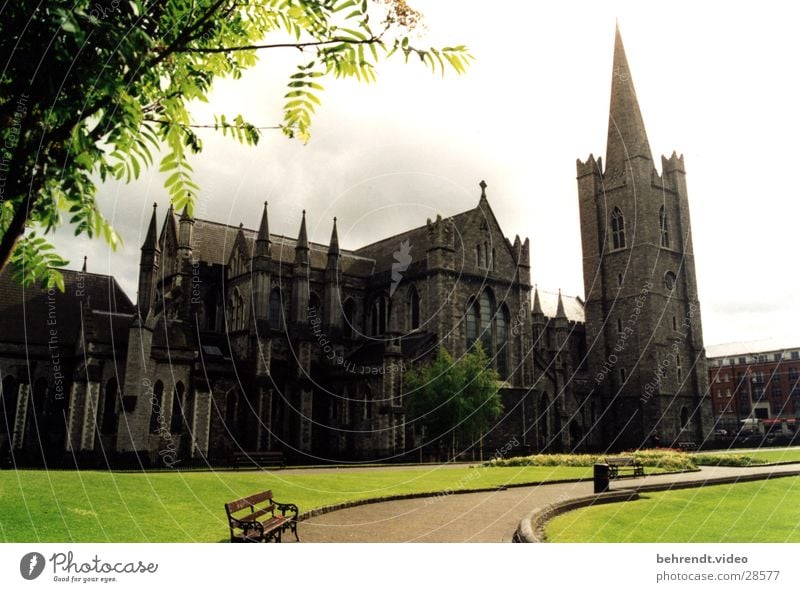 Kirche in Dublin Gotik grün Gotteshäuser Republik Irland Religion & Glaube alt Natur Architektur
