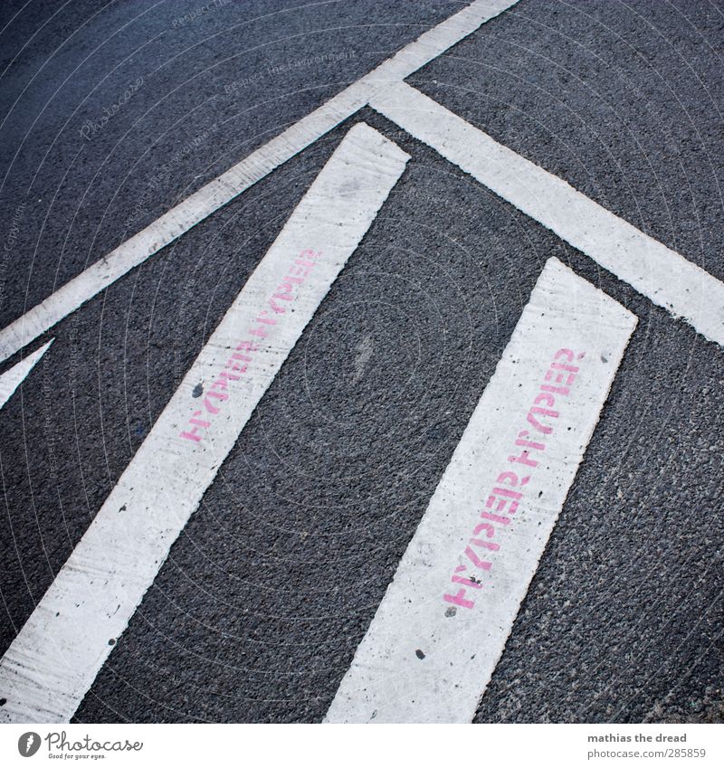 HYPER HYPER Zeichen Schriftzeichen Schilder & Markierungen Graffiti Freude hyper Straßenkunst Schablone Fahrbahnmarkierung rosa Techno Scooter Party Farbfoto
