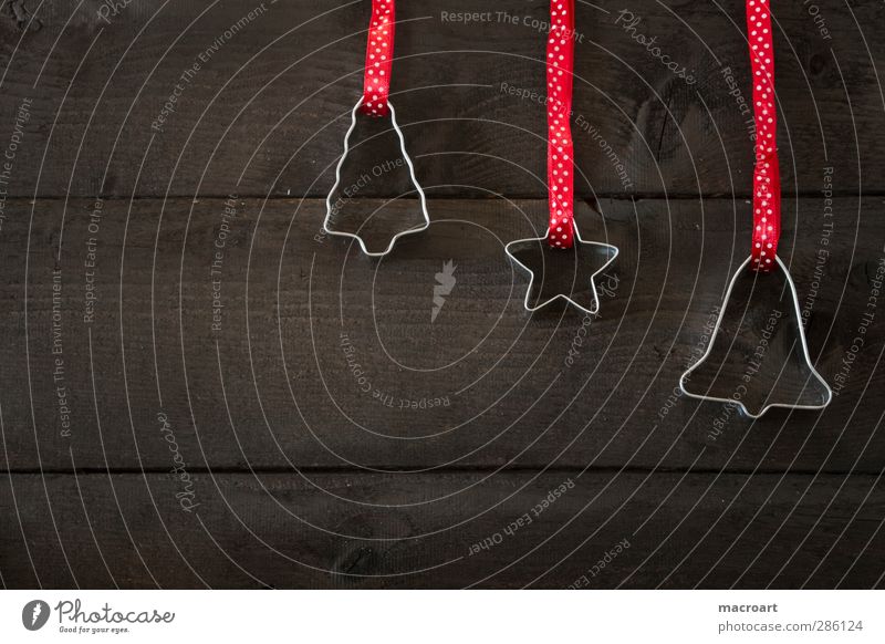 weihnachtsdekoration Dekoration & Verzierung Baum Schleife rot Glocke Weihnachtsdekoration Geschenkband Punkt gepunktet Holztisch Stillleben Postkarte