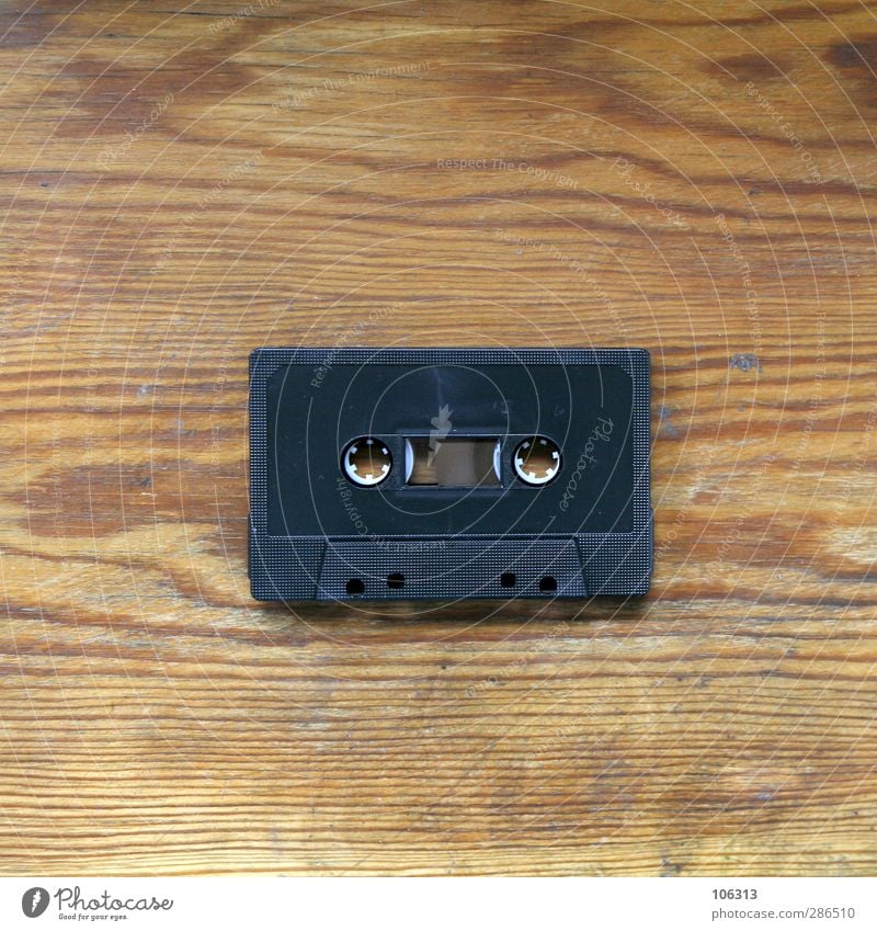 Black Star Radiogerät Glück analog Musikkassette Medien passieren retro altehrwürdig Tonband Farbfoto Innenaufnahme Menschenleer