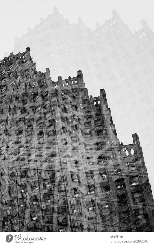 gotham city St. Louis USA Stadt Stadtzentrum Hochhaus Mauer Wand Fassade Fenster viele Doppelbelichtung Schwarzweißfoto Außenaufnahme Experiment