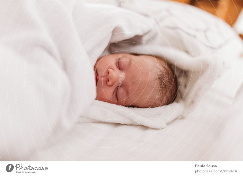 Baby Neugeborenen Schlaf Lifestyle Mensch Kind Kopf 1 0-12 Monate Liebe liegen schlafen träumen einfach Gesundheit Zusammensein niedlich Wärme selbstbewußt