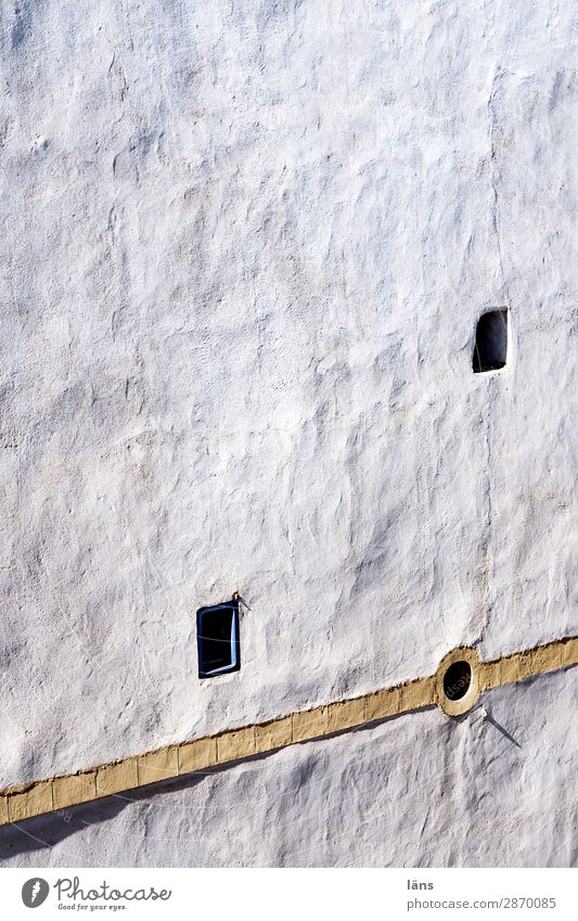 korrespondierende Wand Haus Essaouira Marokko Mauer Fassade Fenster einfach einzigartig Kontrolle Schutz Sicherheit Rückzug abweisend Farbfoto Außenaufnahme