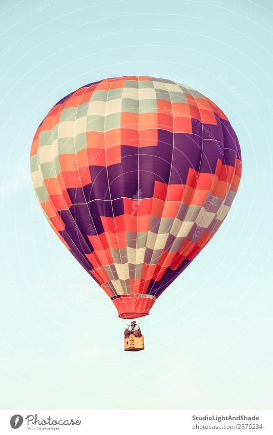 Roter und violetter Heißluftballon Freude Freizeit & Hobby Ferien & Urlaub & Reisen Abenteuer Freiheit Sport Himmel Verkehr Fluggerät Ballone Luftballon alt