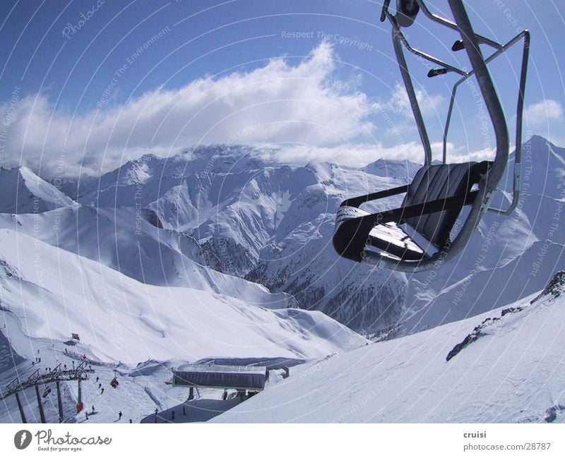 Hochsitz Winterurlaub Tiefschnee Neuschnee Ischgl Sessel Sesselbahn Panorama (Aussicht) alpin Sport Schnee Berge u. Gebirge Alpen Powder groß