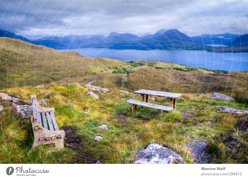 Bank mit Aussicht Ferien & Urlaub & Reisen Ausflug Ferne Natur Landschaft Pflanze Wolken Gras Hügel Berge u. Gebirge Bucht Applecross Großbritannien Schottland