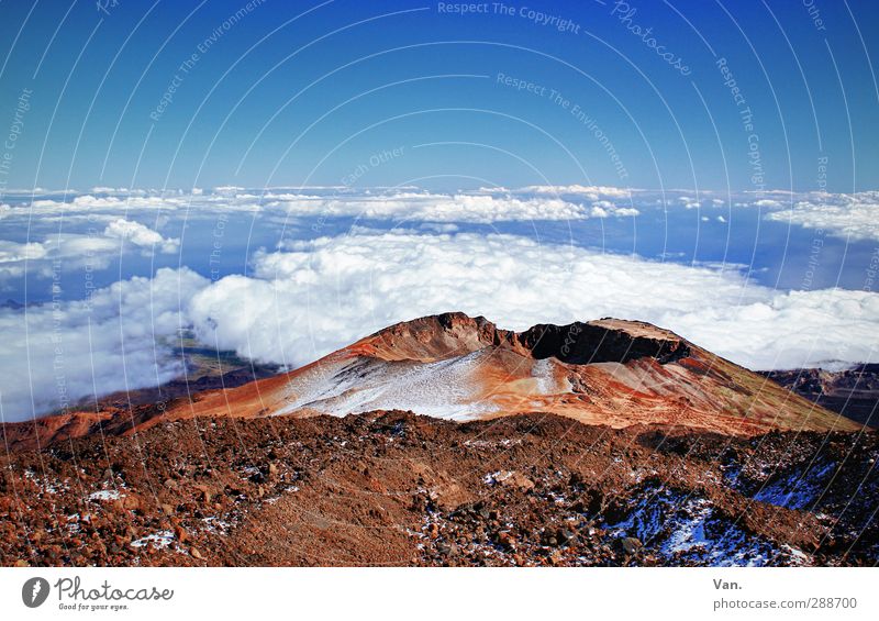 die Welt liegt uns zu Füßen Natur Landschaft Erde Himmel Wolken Schönes Wetter Schnee Felsen Berge u. Gebirge Vulkan Vulkankrater Teneriffa wandern hoch blau