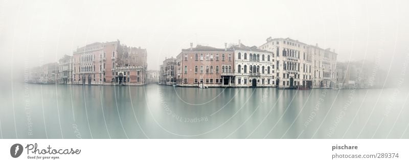 V e n e d i g schlechtes Wetter Nebel Flussufer Stadt Altstadt Skyline Haus Fassade Sehenswürdigkeit dunkel Tourismus Venedig Italien Canal Grande Farbfoto