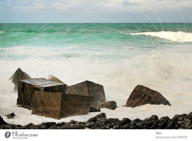 Weltuntergang | Morgen ist auch noch ein Tag Natur Landschaft Wasser Himmel Horizont Felsen Wellen Küste Meer Atlantik Stein Beton blau Block Kies Farbfoto