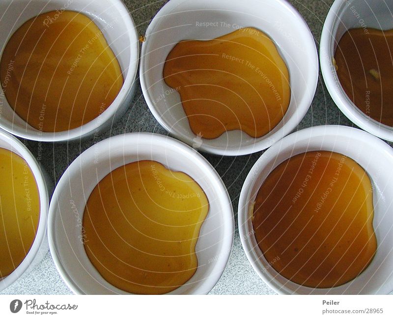 Karamel Sandspielzeug weiß gelb süß Dessert Nachttopf Schalen & Schüsseln Zucker Ernährung Geschirr orange Karamell