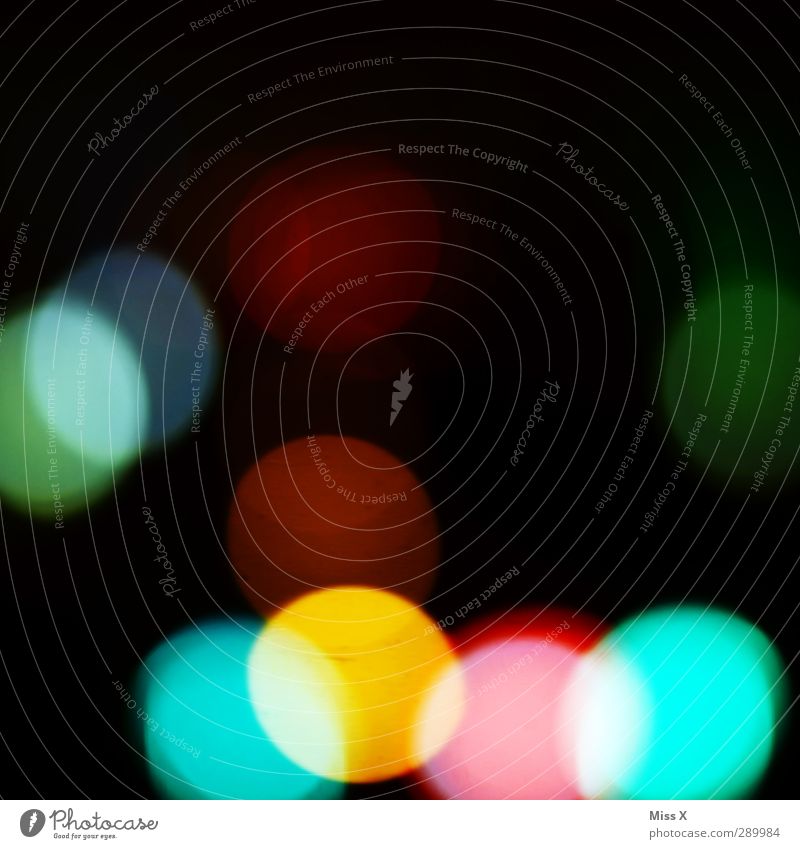 dots Nachthimmel leuchten rund mehrfarbig Punkt Licht Farbfoto Außenaufnahme abstrakt Muster Menschenleer Textfreiraum oben Hintergrund neutral Kunstlicht
