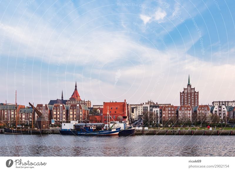 Blick auf den Stadthafen in Rostock Ferien & Urlaub & Reisen Tourismus Haus Natur Wasser Klima Wetter Fluss Hafen Gebäude Architektur Sehenswürdigkeit