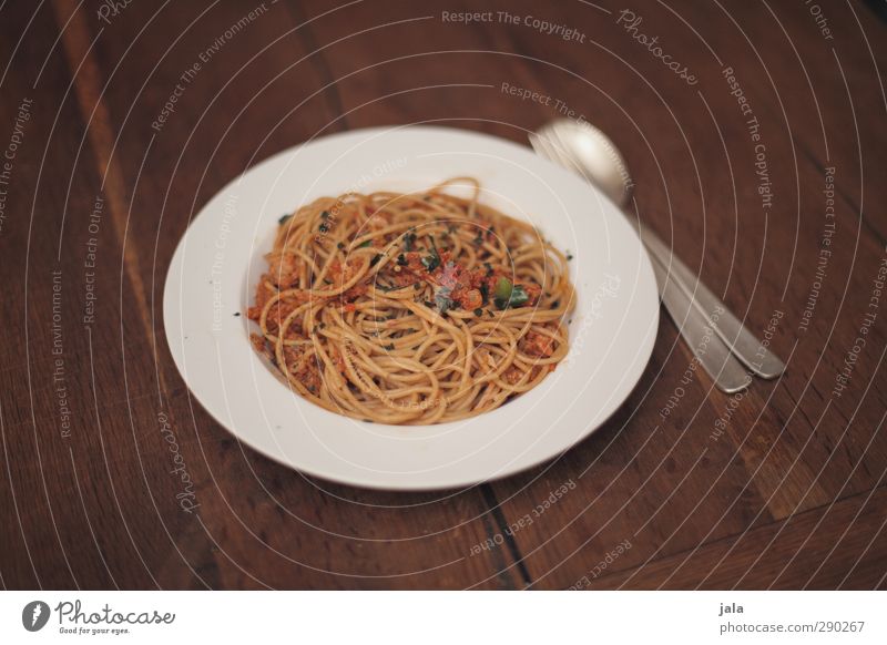 spaghetti al tonno Lebensmittel Meeresfrüchte Teigwaren Backwaren Spaghetti Thunfisch Ernährung Mittagessen Bioprodukte Italienische Küche Geschirr Teller