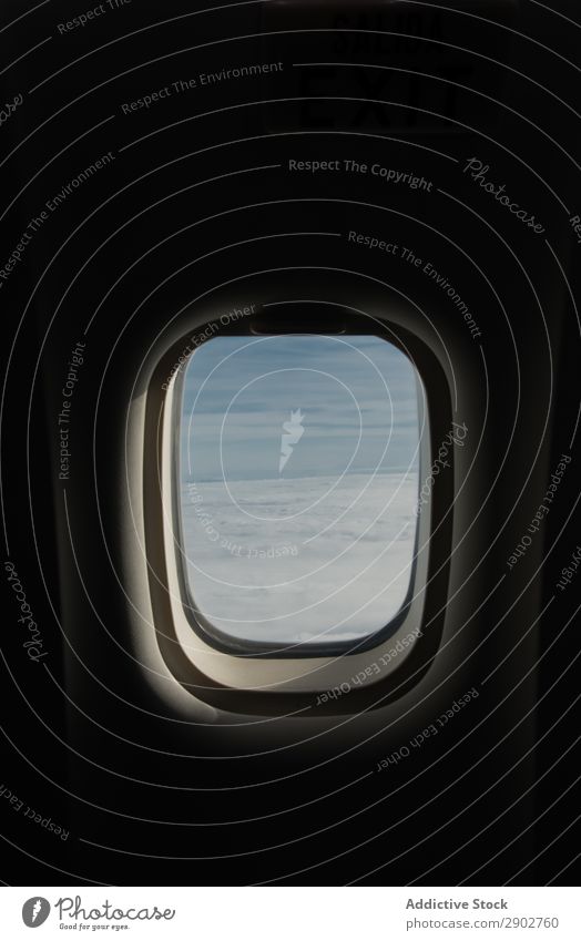 Himmel und Wolken hinter dem Flugzeugfenster Fenster Aussicht Lanzarote Spanien Fluggerät Höhe Wetter Verkehr Düsenflugzeug modern Zeitgenosse