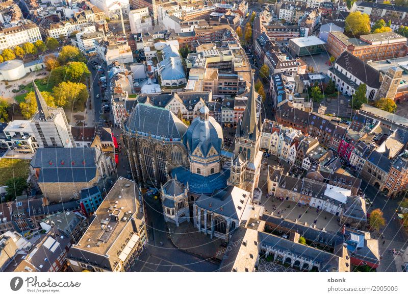 Aachen Stadt Stadtzentrum Altstadt Sehenswürdigkeit Wahrzeichen Denkmal Religion & Glaube Aken Aix-La-Chapelle Großstadt aerial Farbfoto
