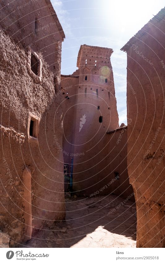 Lehmbauten Altstadt menschenleer Gegenlicht Marokko Afrika