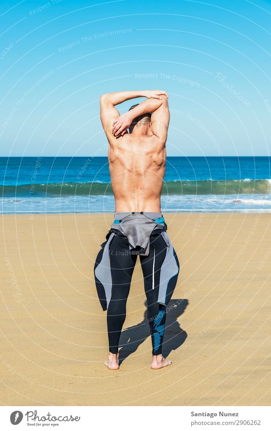 Fitness Mann Schwimmer Training Stretching Strand schwarz Kaukasier Taucher tauchen üben sportlich Brillenträger Schneebrille gutaussehend Gesundheit Lifestyle