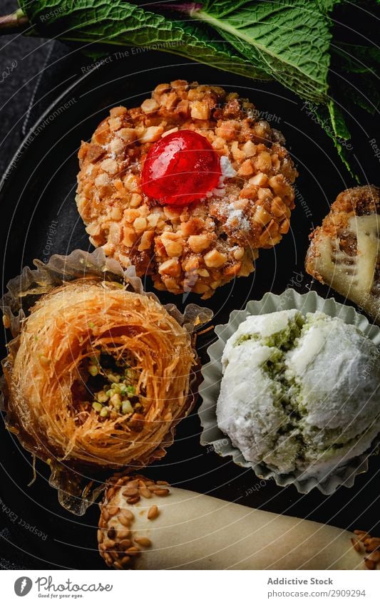Traditionelle arabische hausgemachte Süßigkeiten Kekse eid Moslem Tschebakei Patisserie schmackhafte Kultur lecker Dessert gebastelt süß Zucker Feinschmecker