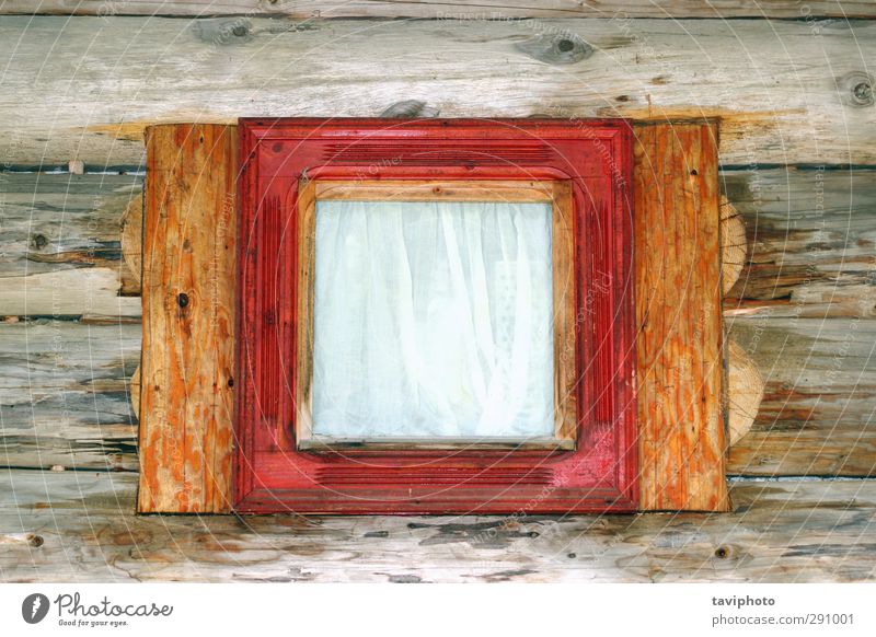 kleines Holzfenster Design schön Haus Hütte Architektur Fassade braun rot weiß Tradition Lodge Außenseite Fenster Glas heimwärts Aussicht rustikal Konstruktion