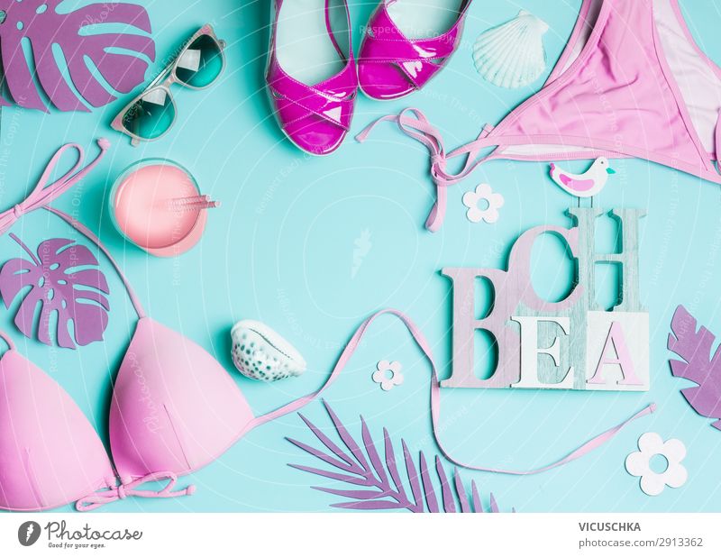Rosa Strand Accessoires auf blauem Hintergrund Getränk Longdrink Cocktail Stil Design Ferien & Urlaub & Reisen Sommer Sommerurlaub feminin Natur Mode Bikini